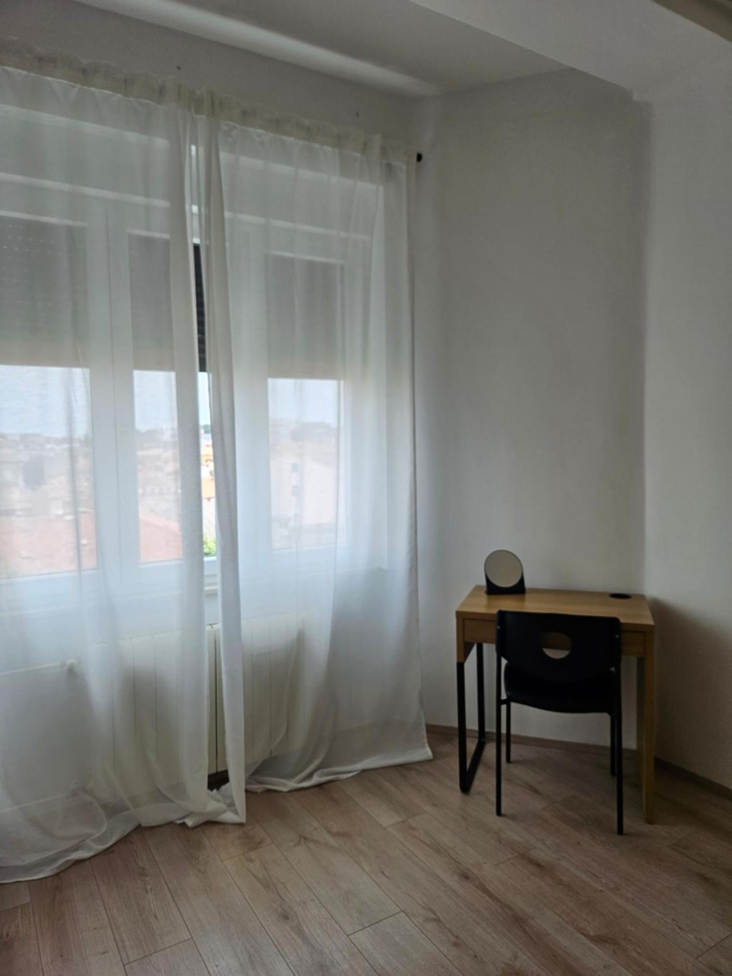 Apartamento Giardini Panorama - Penthouse In The Heart Of Pula Habitación foto